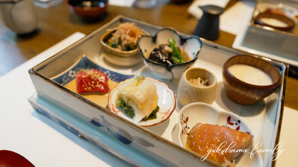ふふ朝食　メイン